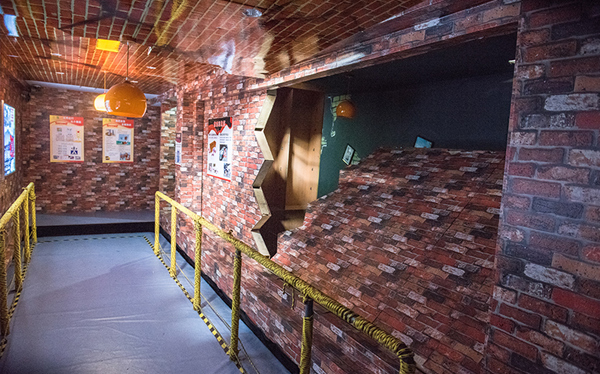 VR模擬地震體驗(yàn)館